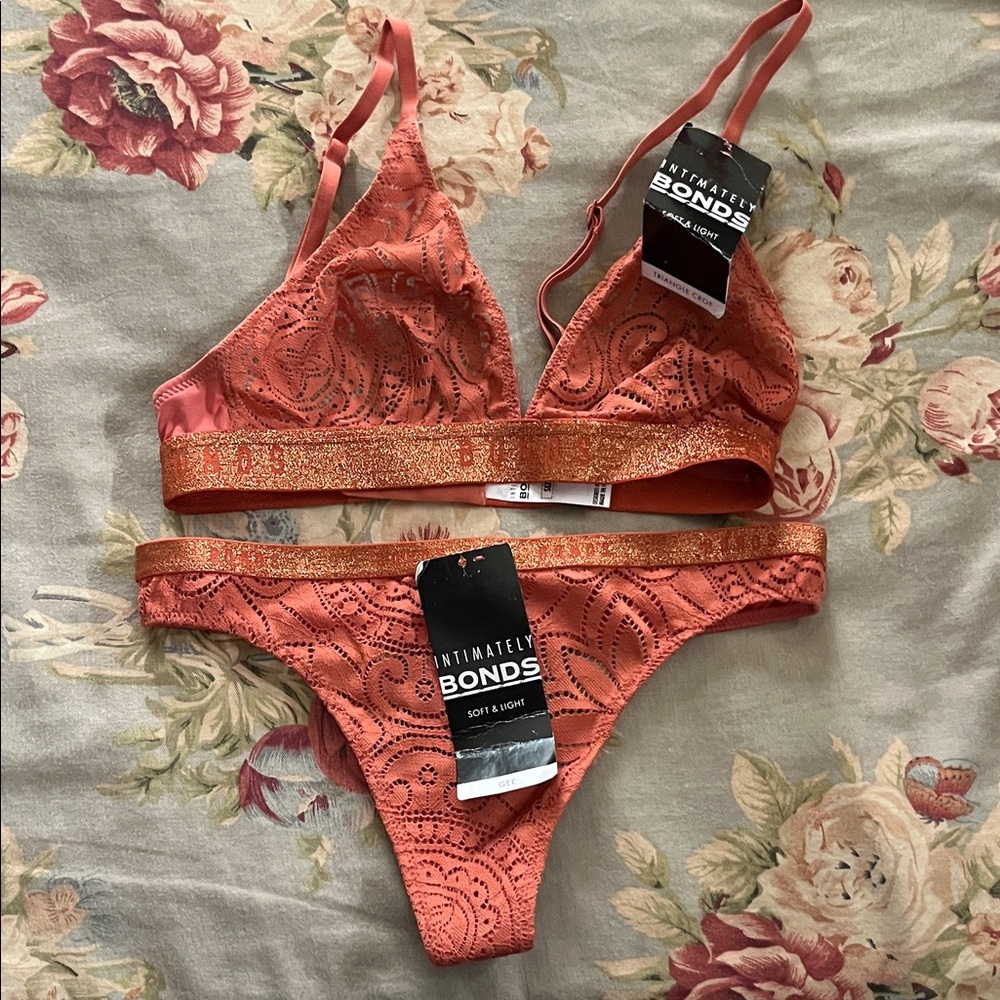 Bonds Women's Intimates Set - Coral Lace